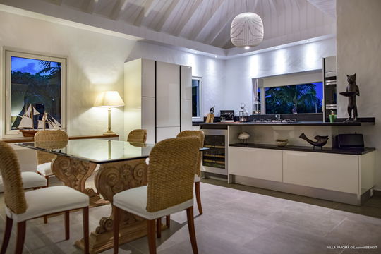 VILLA PAJOMA KITCHEN & DINING AREA 11