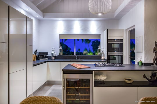 VILLA PAJOMA KITCHEN & DINING AREA 12