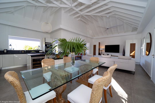 VILLA PAJOMA KITCHEN & DINING AREA 2