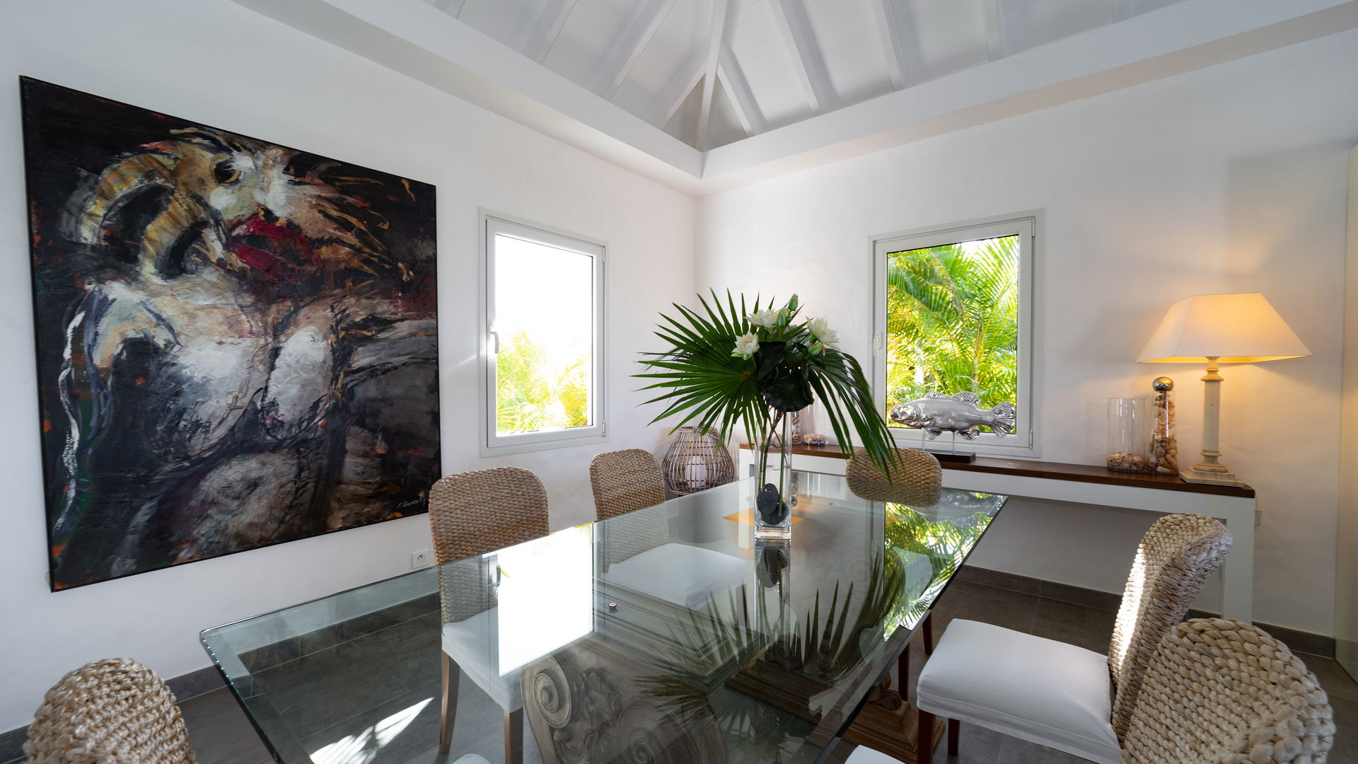 KITCHEN & DINING AREA