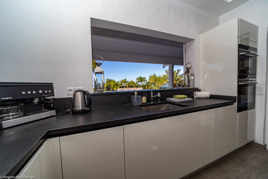 VILLA PAJOMA KITCHEN & DINING AREA 6