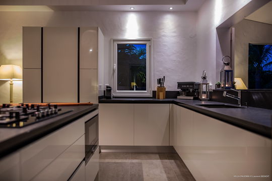 VILLA PAJOMA KITCHEN & DINING AREA 9