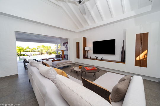 VILLA PAJOMA LIVING AREA 1