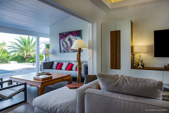 VILLA PAJOMA LIVING AREA 11