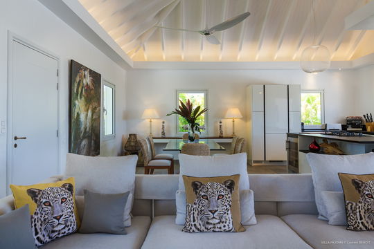VILLA PAJOMA LIVING AREA 4