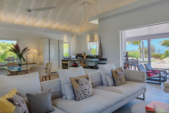 VILLA PAJOMA LIVING AREA 5
