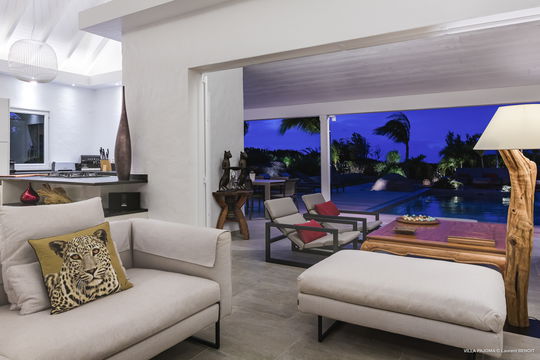VILLA PAJOMA LIVING AREA 8