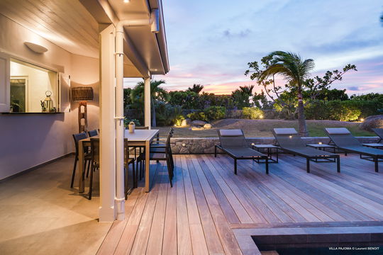 VILLA PAJOMA OUTDOOR DINING AREA 9