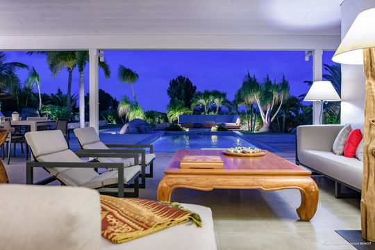 VILLA PAJOMA OUTDOOR LOUNGE AREA 9