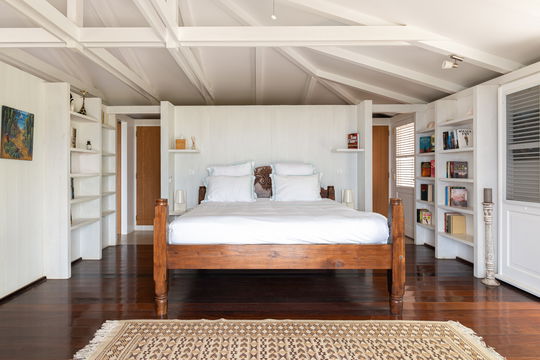 VILLA MANOIR DE LURIN BEDROOM1 2