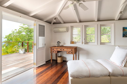 VILLA MANOIR DE LURIN BEDROOM1 9