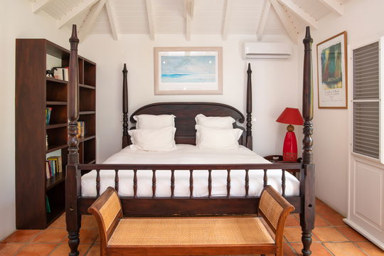 VILLA MANOIR DE LURIN BEDROOM4 1