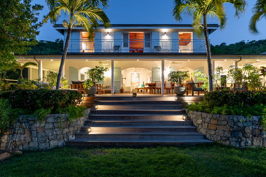 VILLA MANOIR DE LURIN BY NIGHT 1