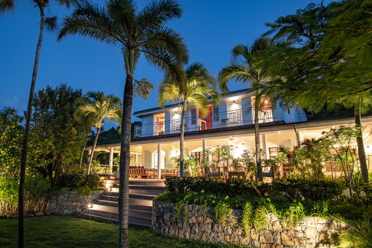VILLA MANOIR DE LURIN BY NIGHT 2