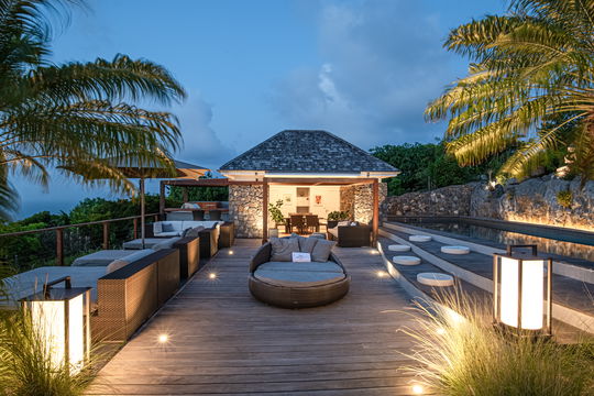 VILLA MANOIR DE LURIN BY NIGHT 3