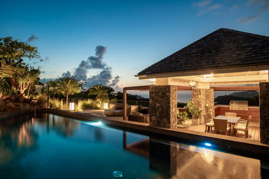 VILLA MANOIR DE LURIN BY NIGHT 6