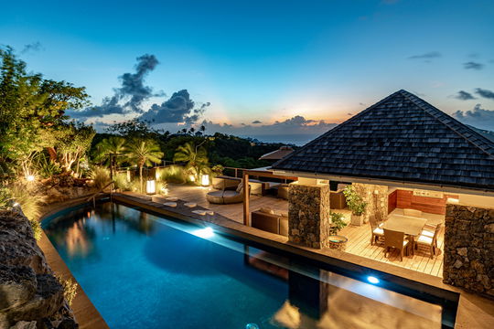 VILLA MANOIR DE LURIN BY NIGHT 8