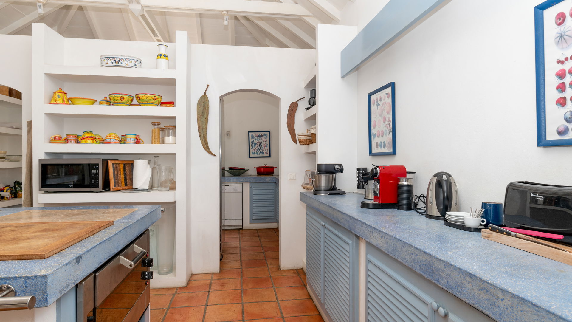 KITCHEN & DINING AREA