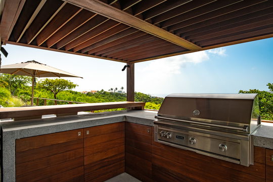 VILLA MANOIR DE LURIN POOL & TERRACE 8