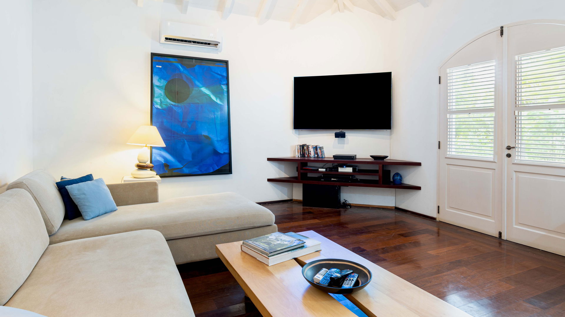 TV ROOM