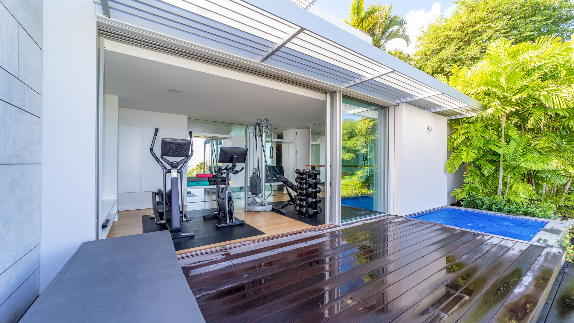 FITNESS & MASSAGE AREAS