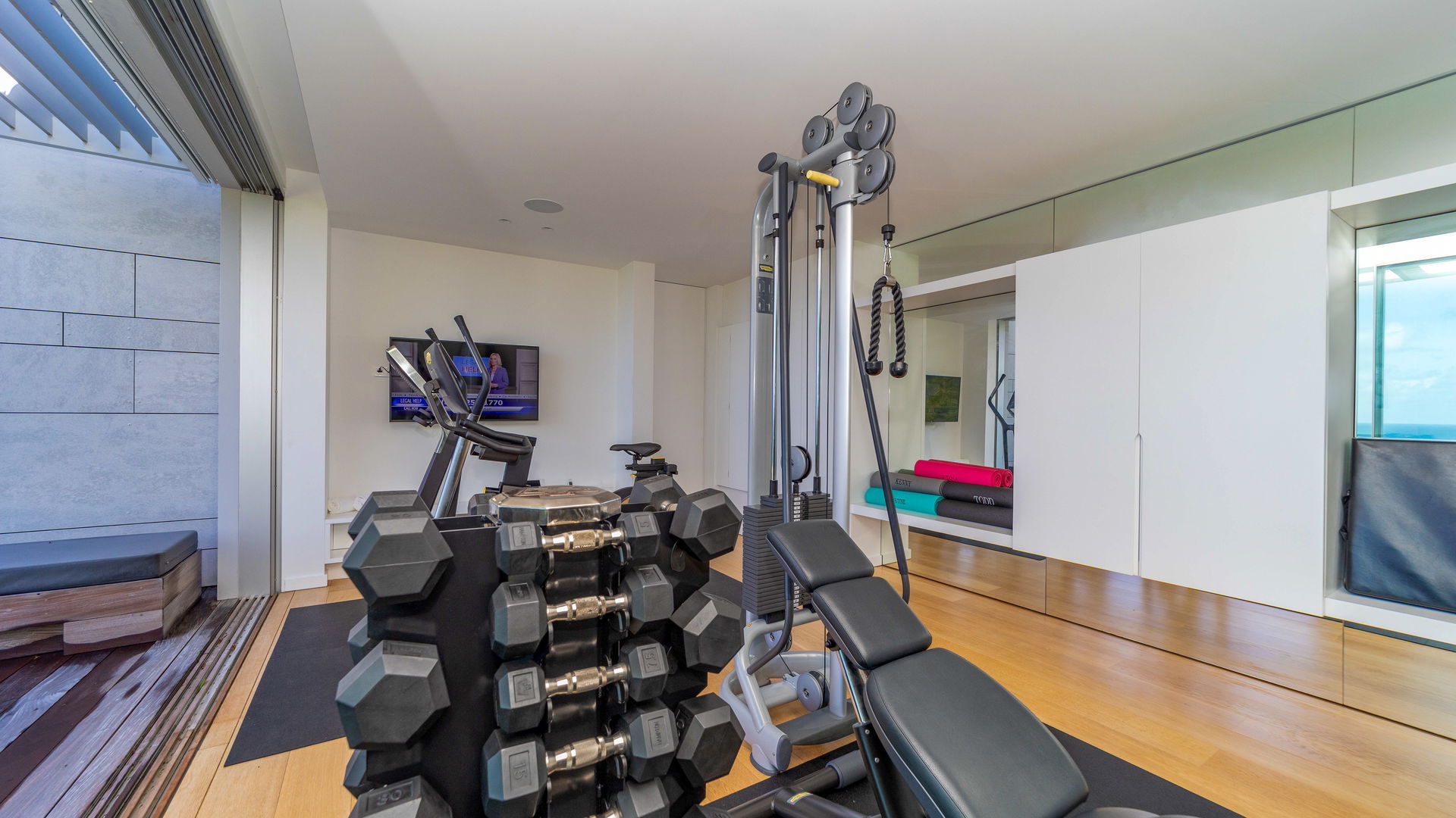 FITNESS & MASSAGE AREAS