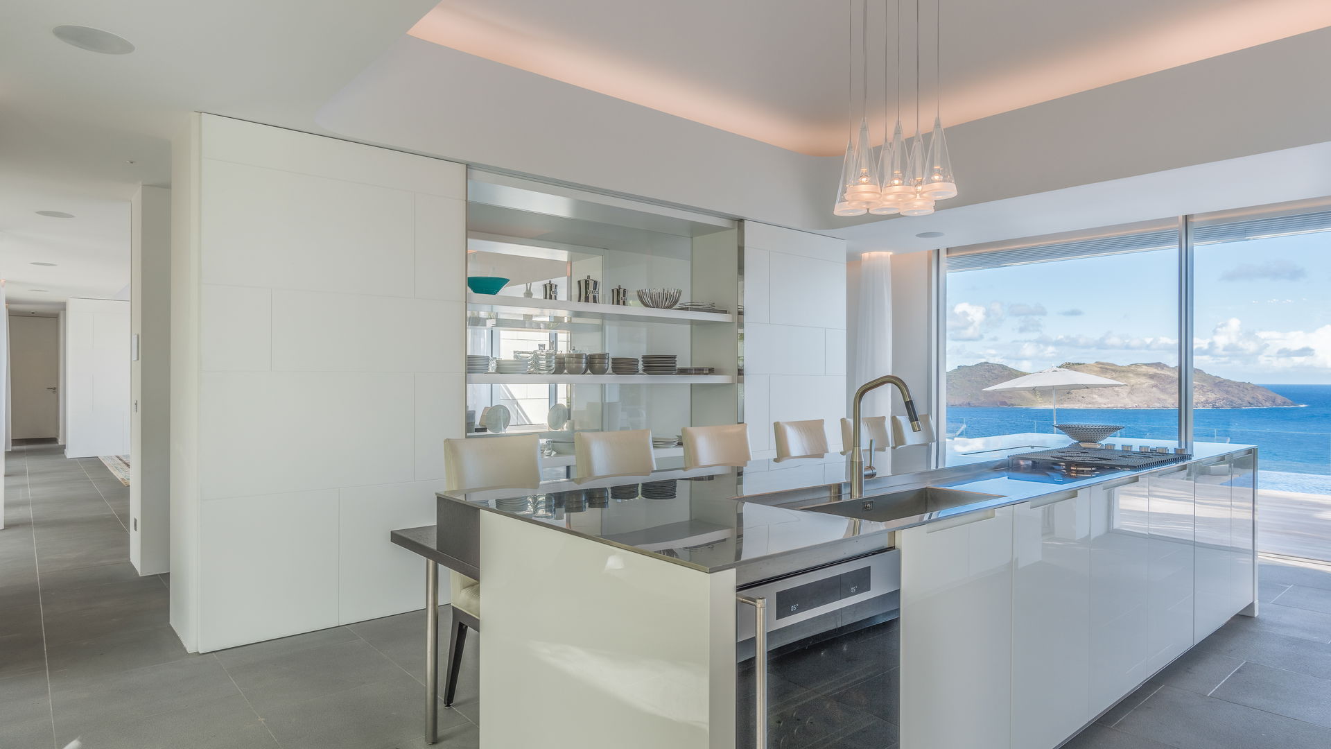 KITCHEN & DINING AREA