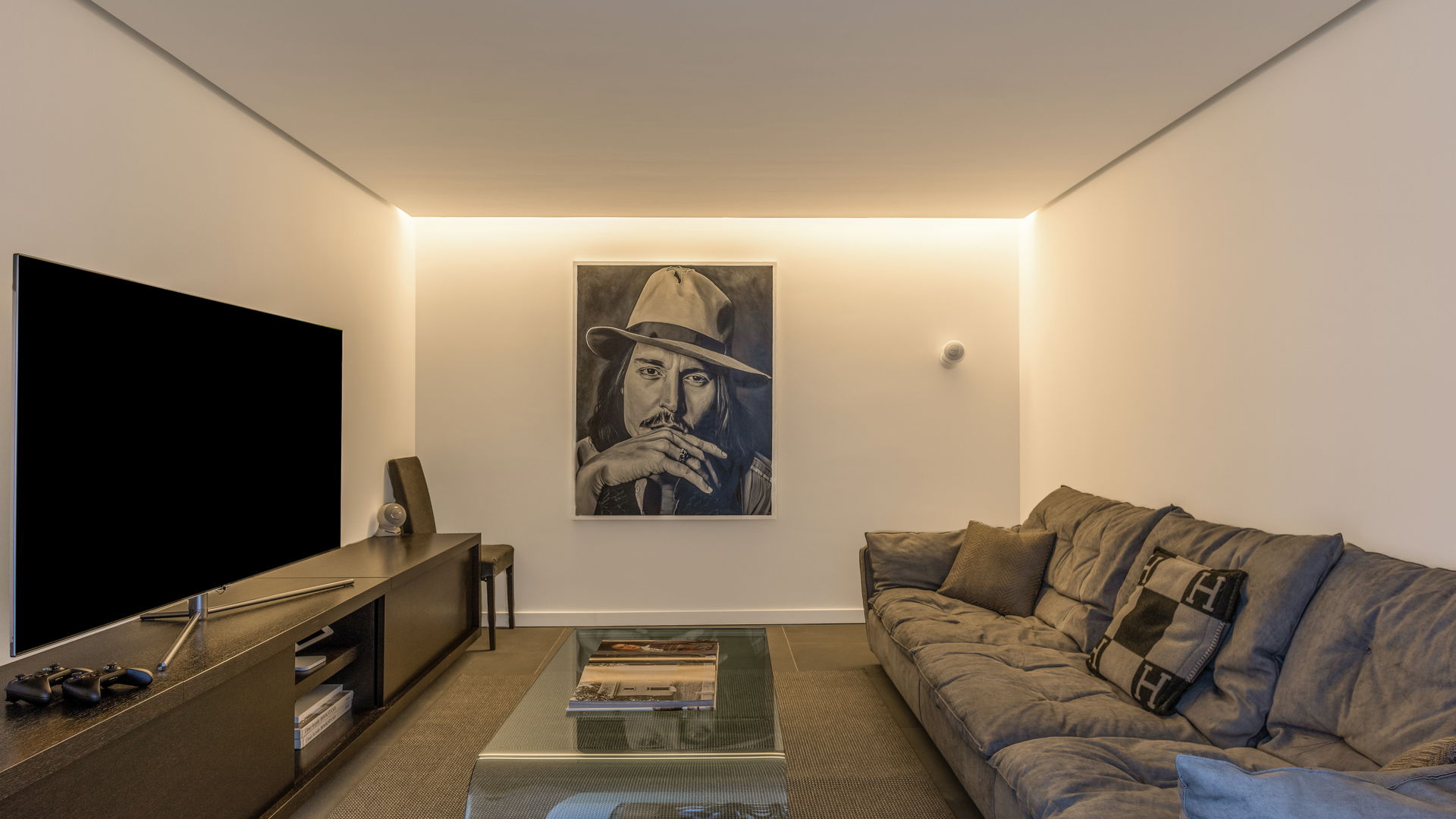 MEDIA & GAME ROOM