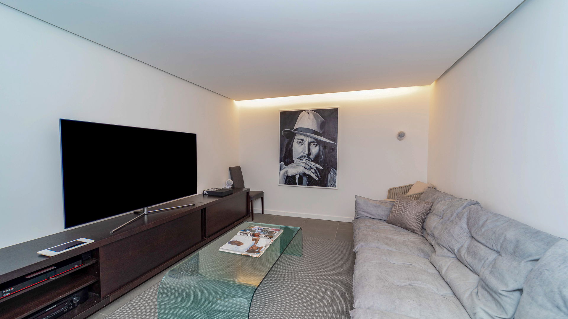 MEDIA & GAME ROOM