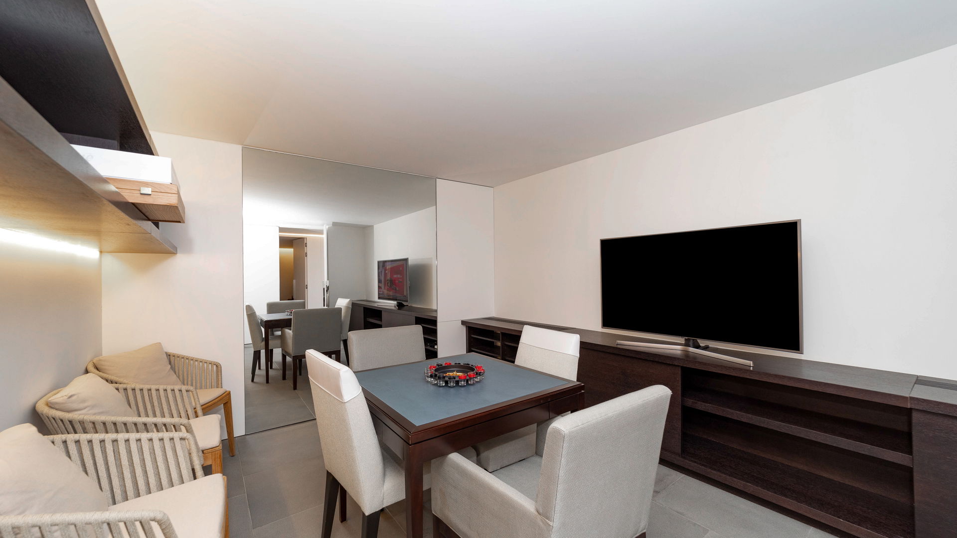 MEDIA & GAME ROOM