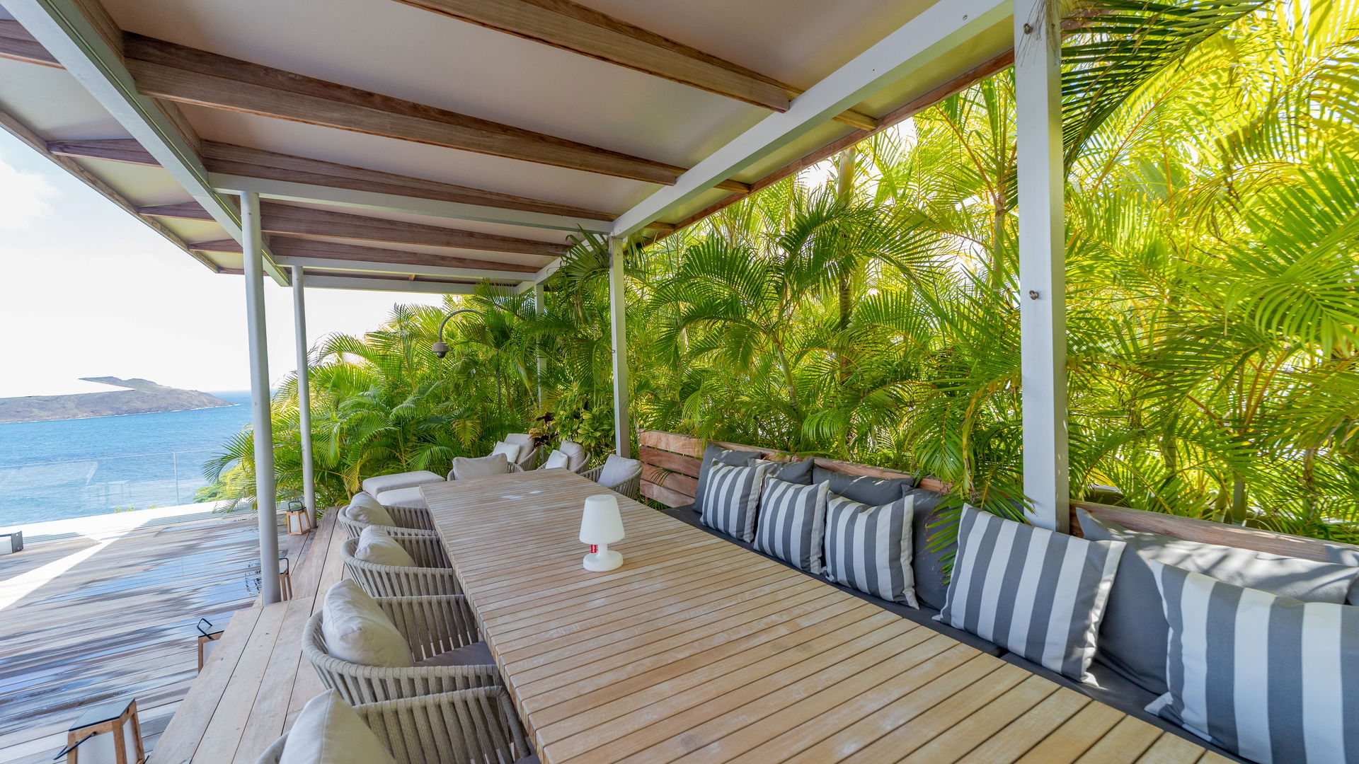 OUTDOOR DINING AREA