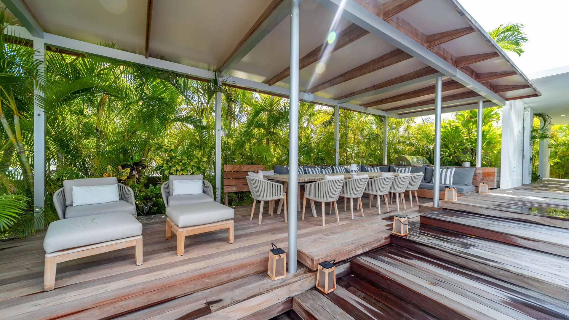 OUTDOOR DINING AREA