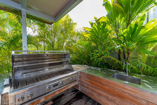 VILLA CIEL D'AZUR OUTDOOR DINING AREA 8