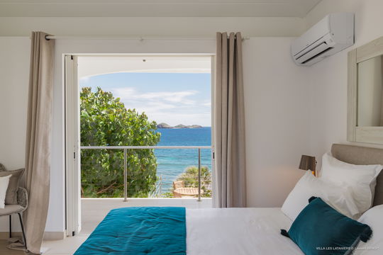 VILLA LO SCOGLIO BEDROOM1 2
