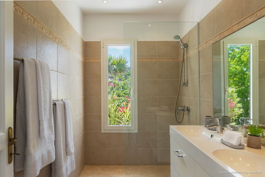 VILLA LO SCOGLIO BEDROOM1 3