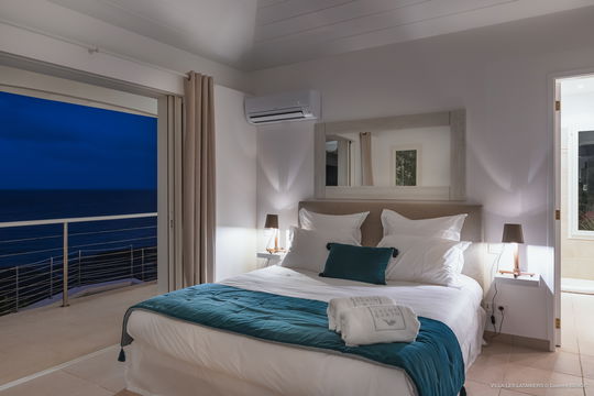 VILLA LO SCOGLIO BEDROOM1 7