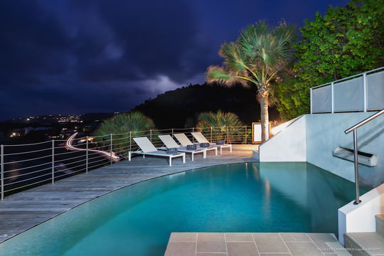 VILLA LO SCOGLIO BY NIGHT 1