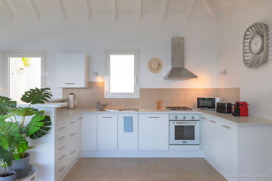 VILLA LO SCOGLIO KITCHEN & DINING AREA 2