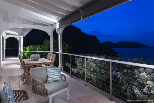 VILLA LO SCOGLIO KITCHEN & DINING AREA 6
