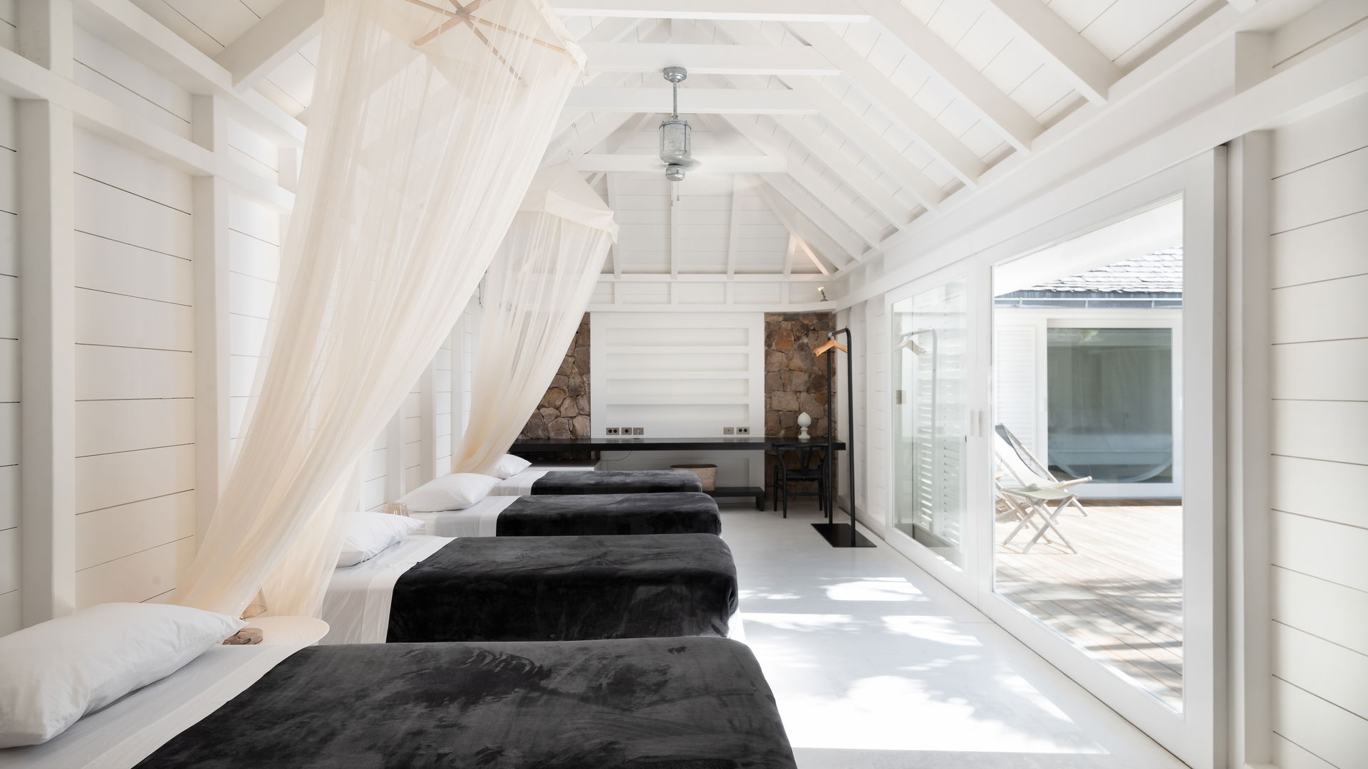 BEDROOM 7