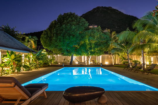 VILLA MANOIR DE LORIENT BY NIGHT 1