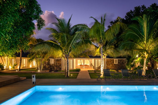 VILLA MANOIR DE LORIENT BY NIGHT 6