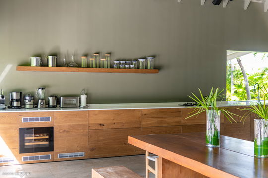 VILLA MANOIR DE LORIENT KITCHEN & DINING AREA 1