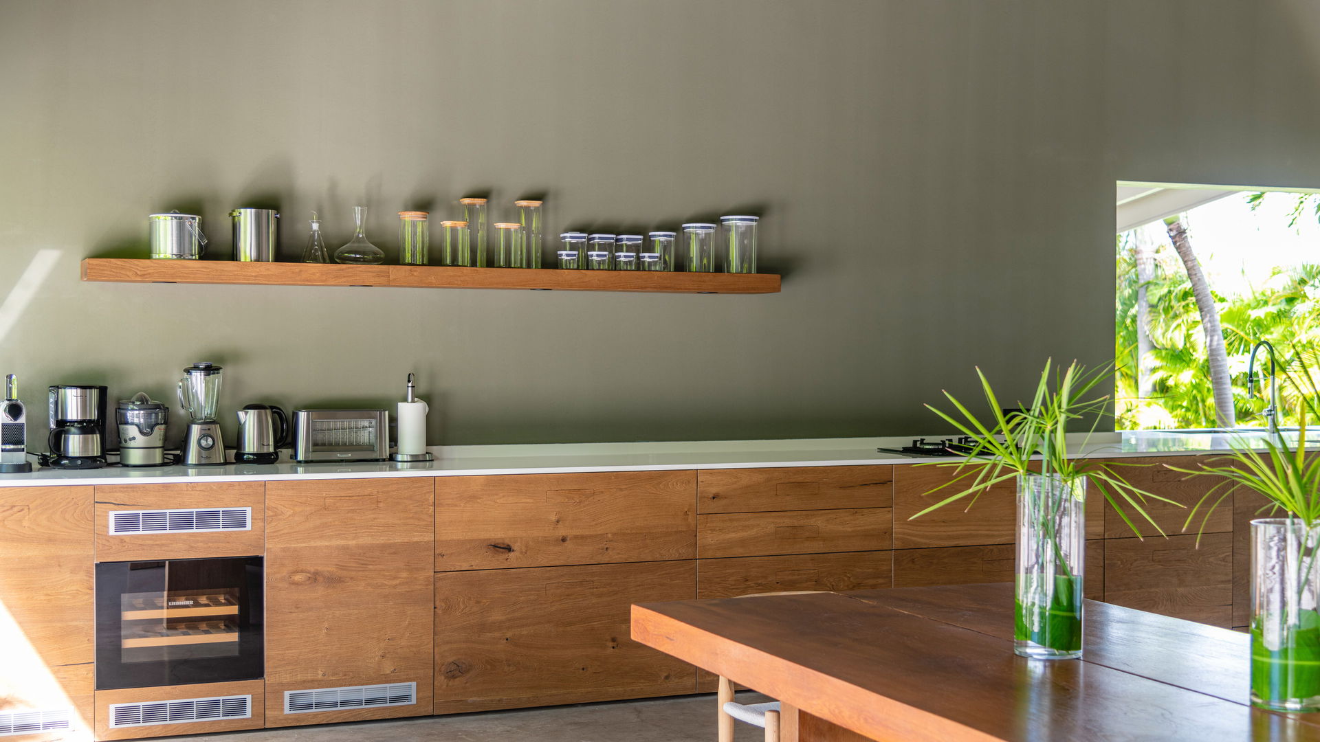 KITCHEN & DINING AREAS