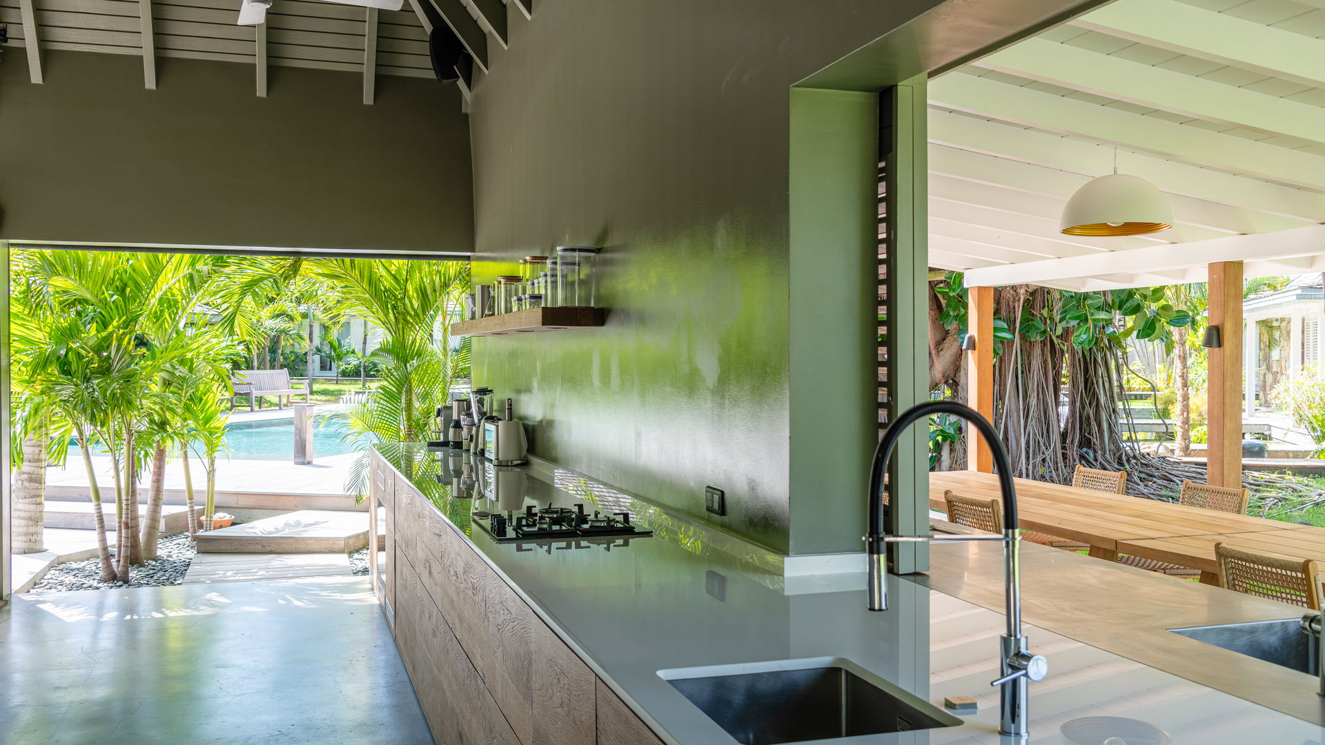 KITCHEN & DINING AREAS