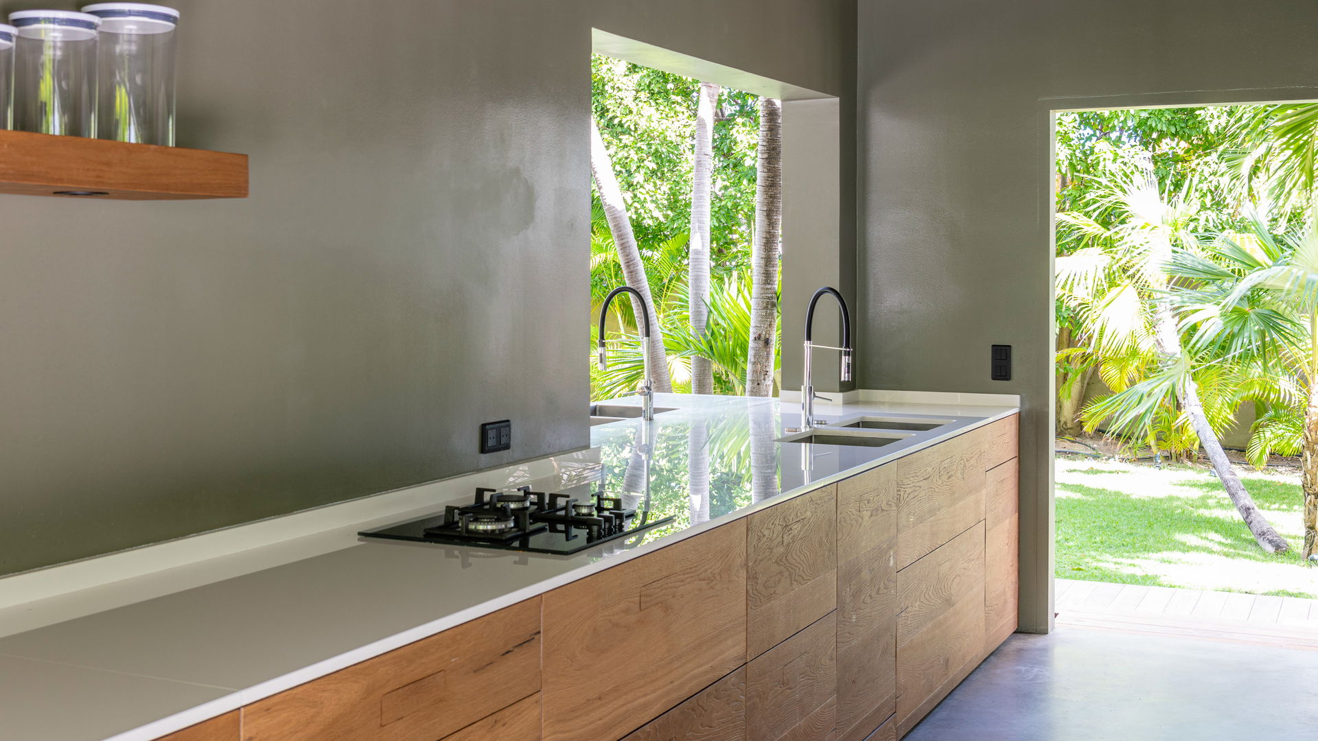 KITCHEN & DINING AREAS