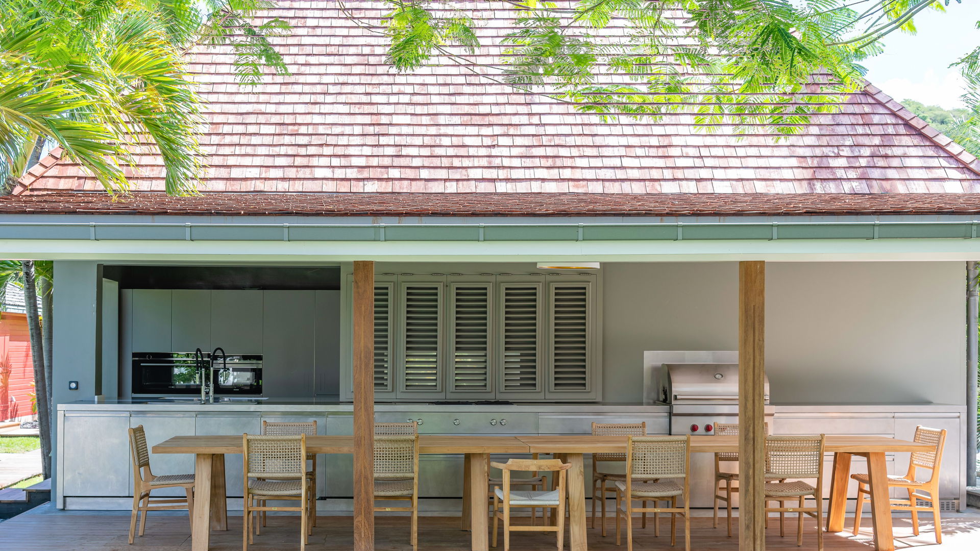 KITCHEN & DINING AREAS