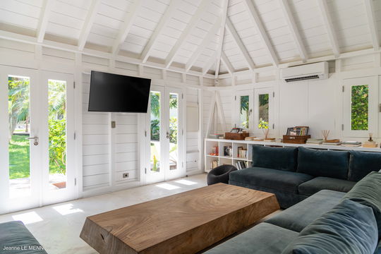 VILLA MANOIR DE LORIENT TV ROOM 2