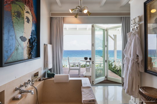 VILLA IL FARO BEDROOM1 10