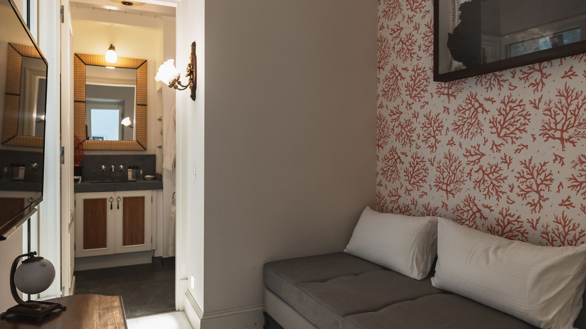 BEDROOM 6